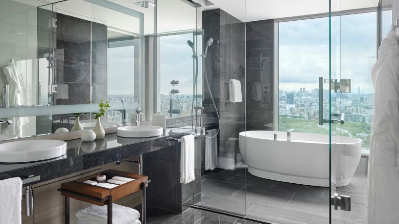 Wrap Four Seasons Hotel Tokyo at Otemachi Wrap Four Seasons Hotel Tokyo at Otemachi